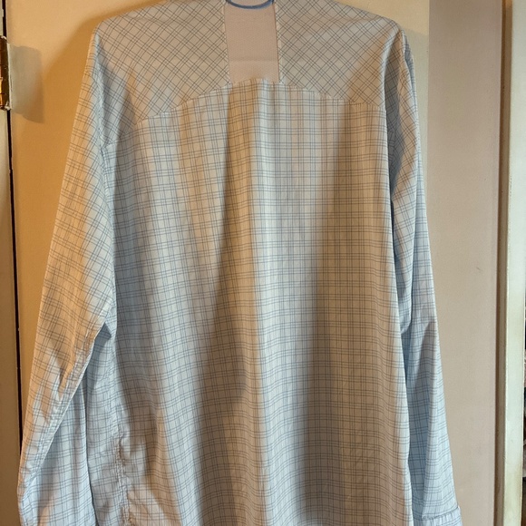 Under Armor Fitted Heat Gear Shirt - Picture 4 of 4